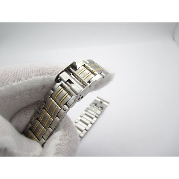 Men Q&Q by Citizen Quartz WR Analog 34mm Round Watch (I34) "New Battery" - Picture 4 of 12